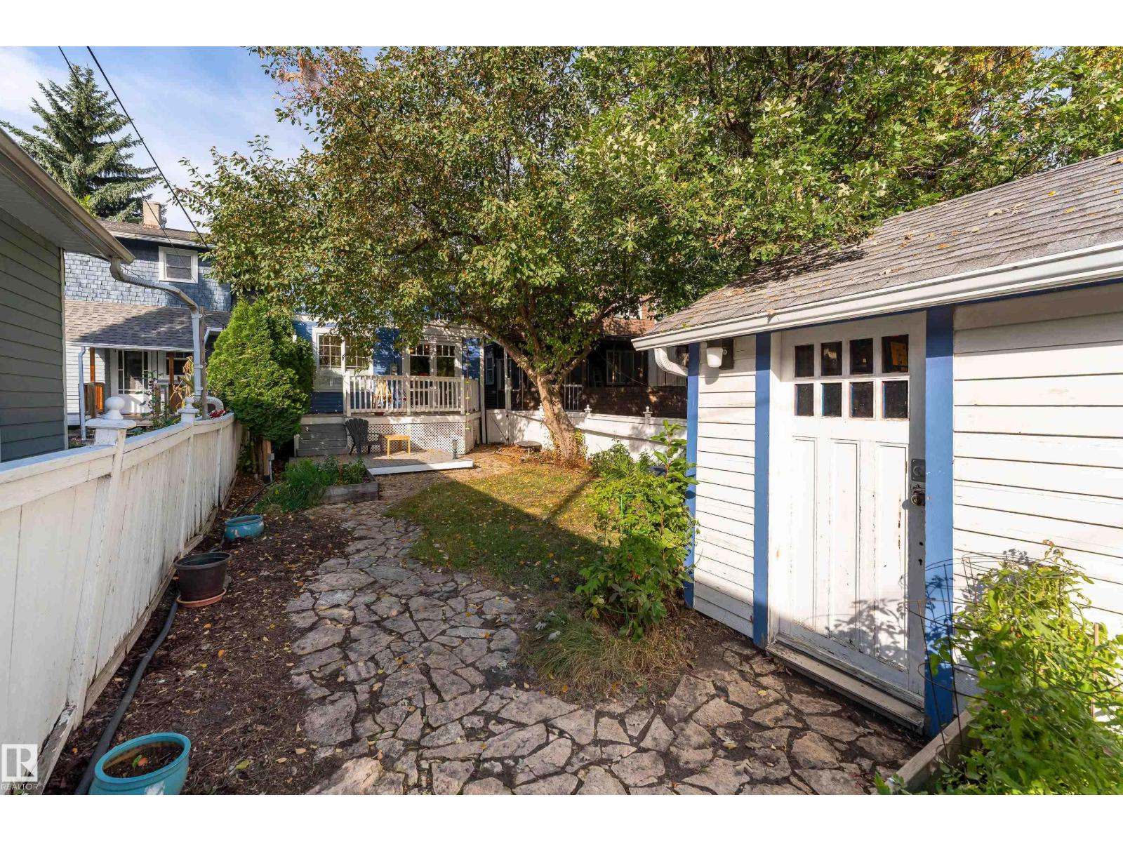 11225 127 ST NW photo 42