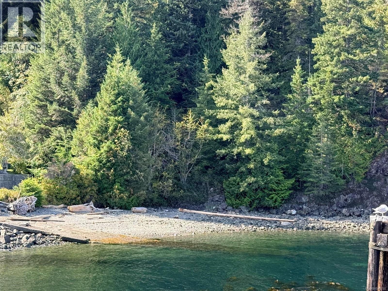 18 Sayward Rd, Sayward — photo 4