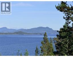 18 Sayward Rd, Sayward, BC V0P1R0 Photo 9