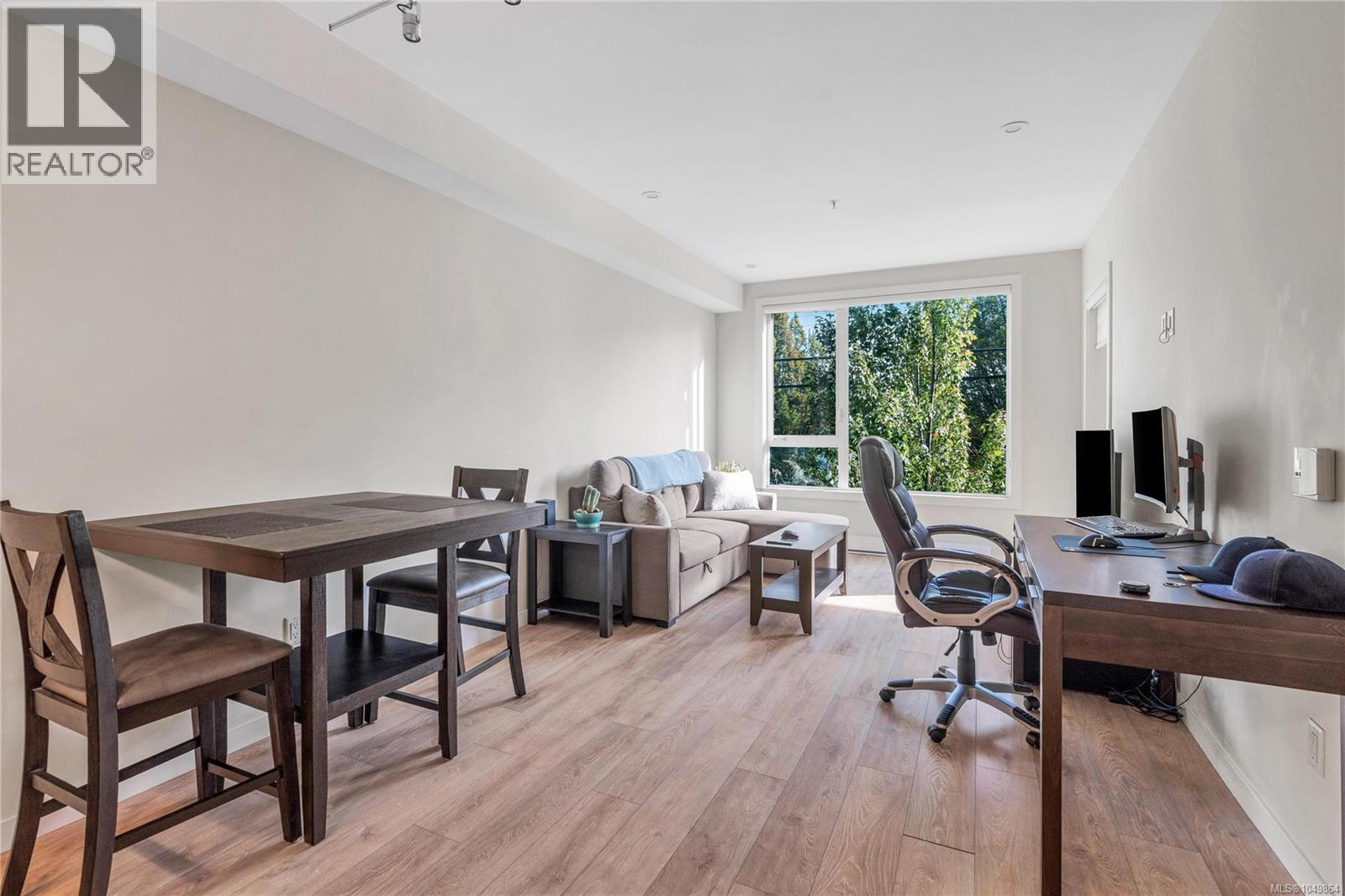 204 1588 North Dairy Road, Saanich