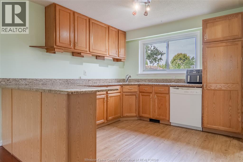 9880 ASGARD ROAD, Windsor — photo 6