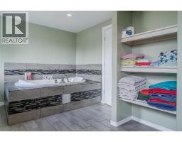 9880 Asgard Road, Windsor, ON N8R1E2 Photo 24
