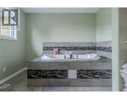 9880 Asgard Road, Windsor, ON N8R1E2 Photo 25