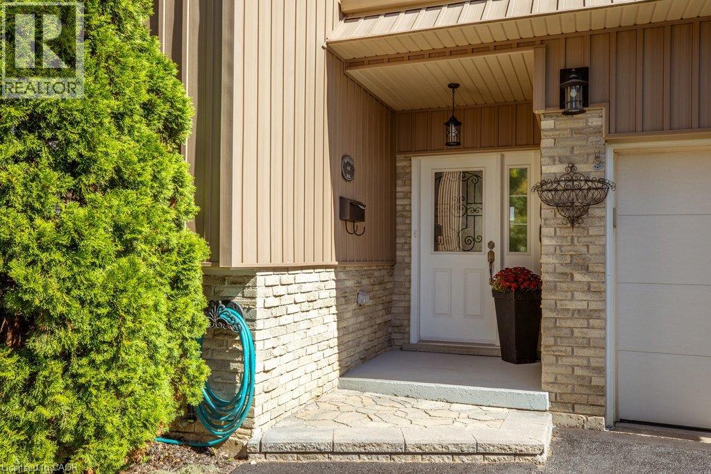 32 BEECHWOOD Avenue, Brantford — photo 3