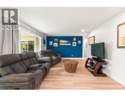 9434 Angus Drive, Coldstream, BC V1B3G1 Photo 16