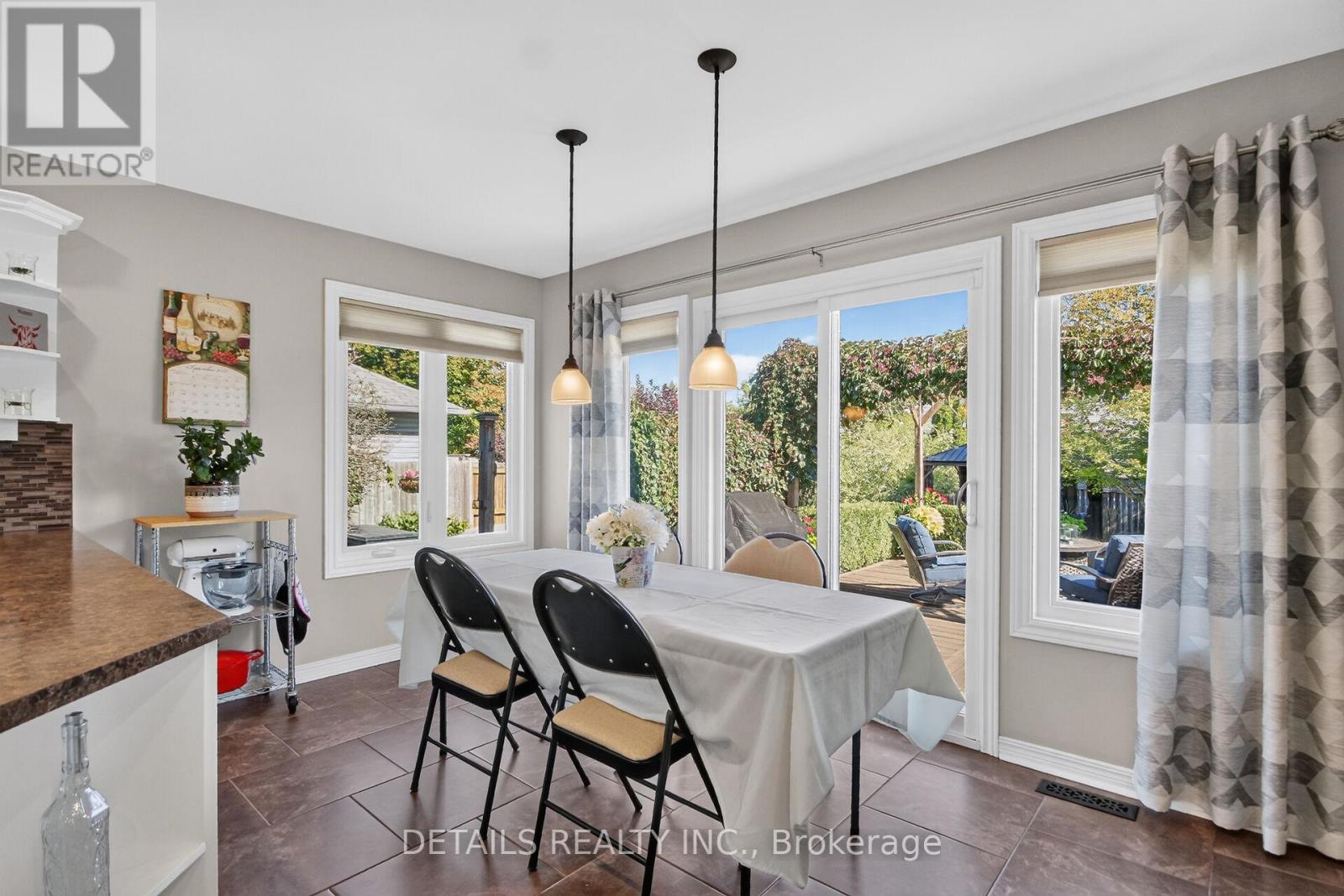 10 FOREST CREEK DRIVE - 13