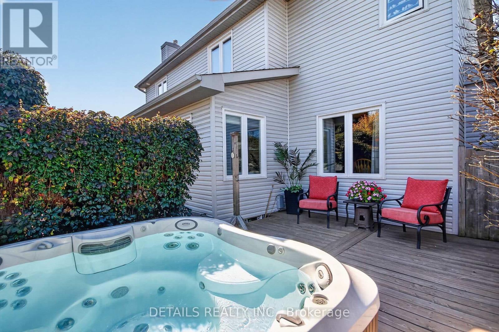 10 FOREST CREEK DRIVE - 42