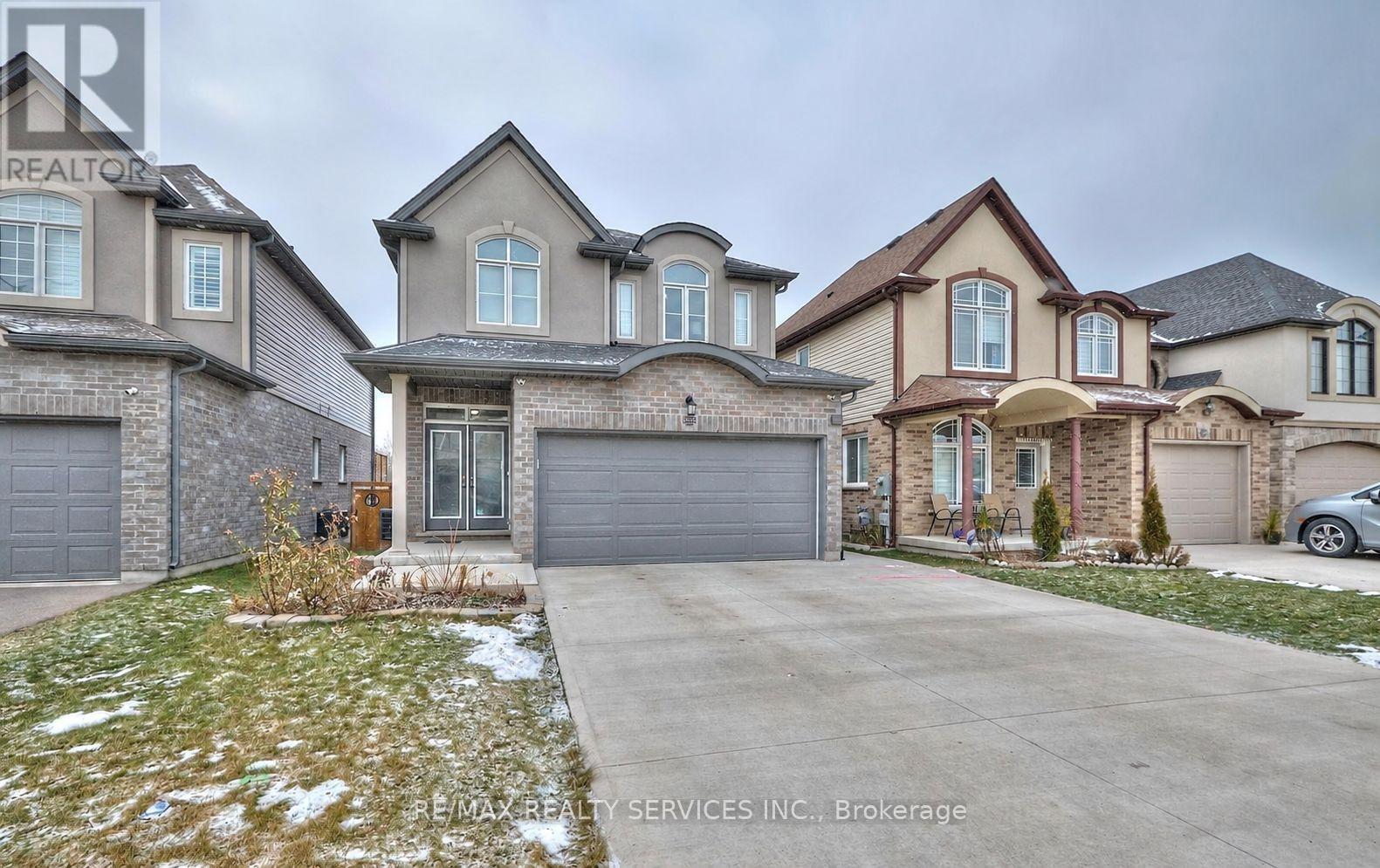 UPPER - 6045 ERNEST CRESCENT, Niagara Falls (Forestview)