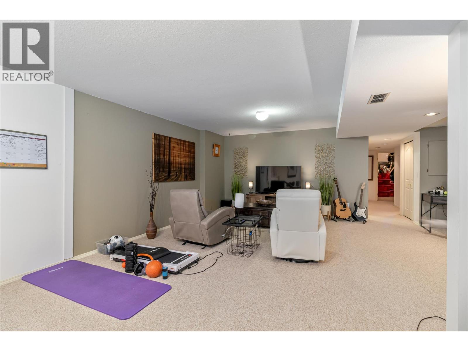 #3 1886 Parkview Crescent - Image 30