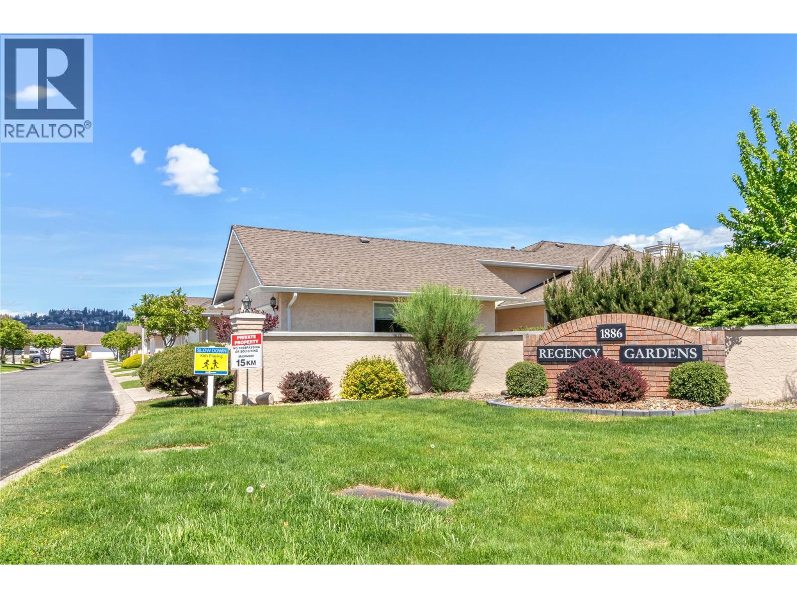 #3 1886 Parkview Crescent - Image 41