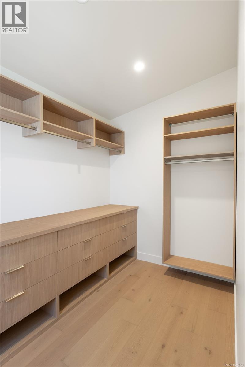 #3 1118 Munro St - 19