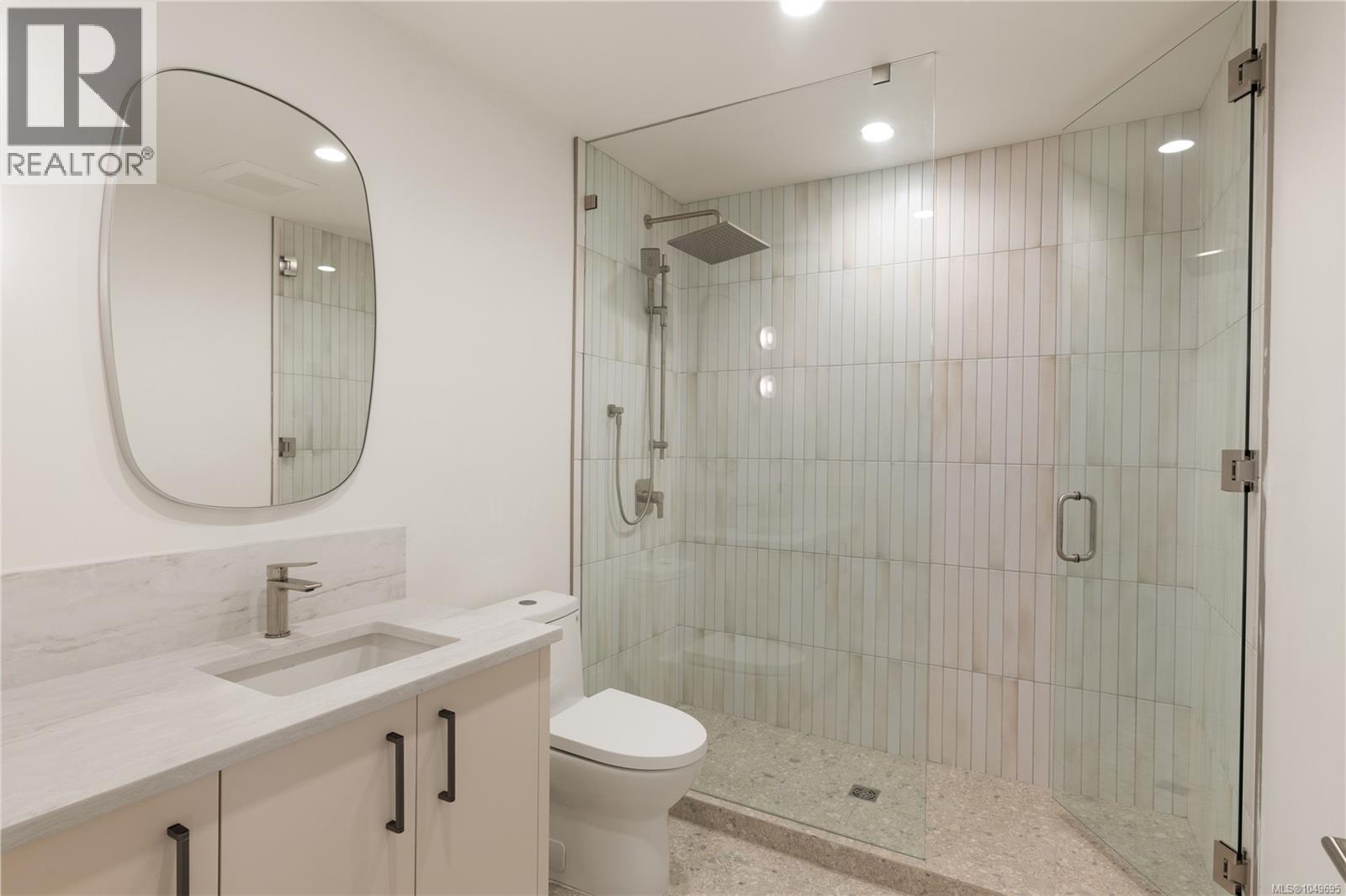 #3 1118 Munro St - 30