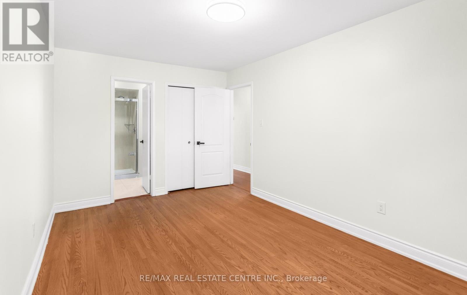 879 CONSORT CRESCENT - 17