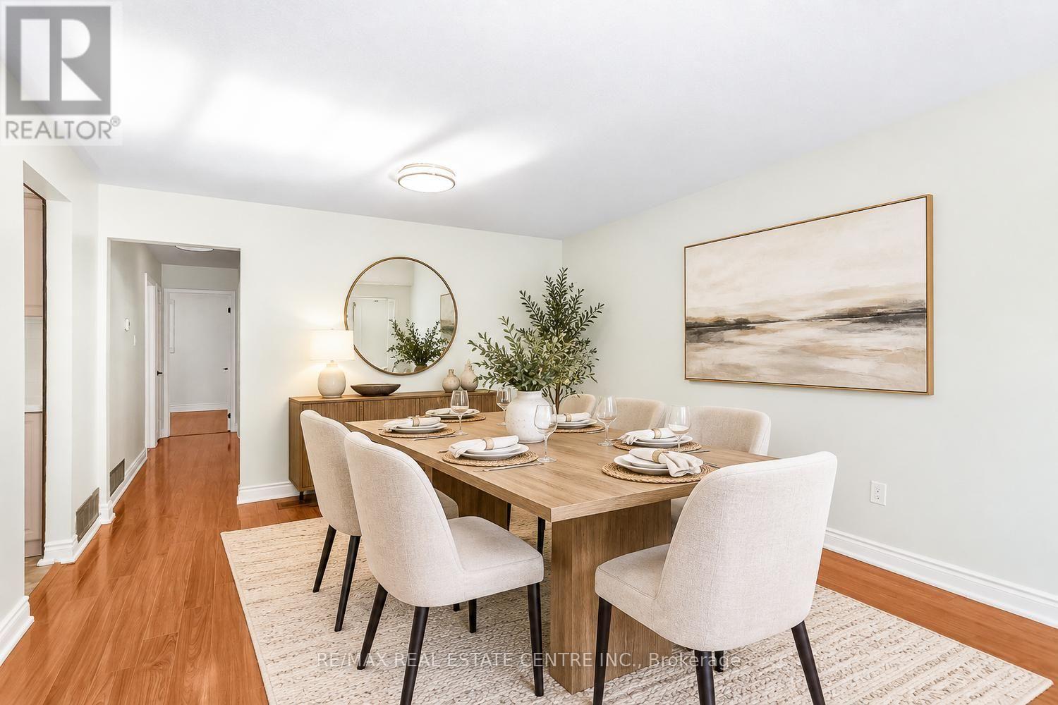Photo of 879 CONSORT CRESCENT