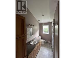586 West Porters Lake Road, Porters Lake, NS B3E1K5 Photo 17