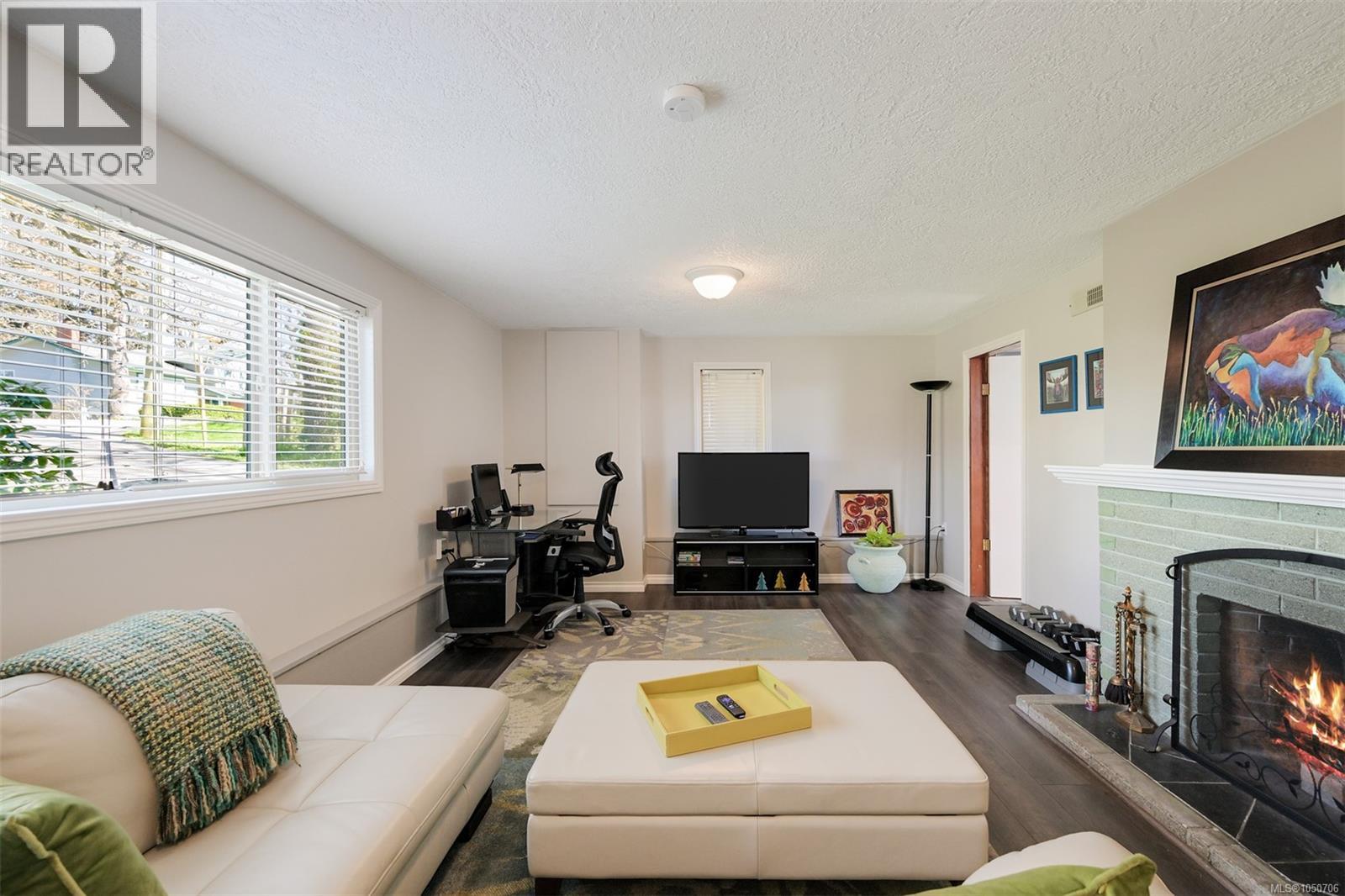 967 Ridgeway St - 24