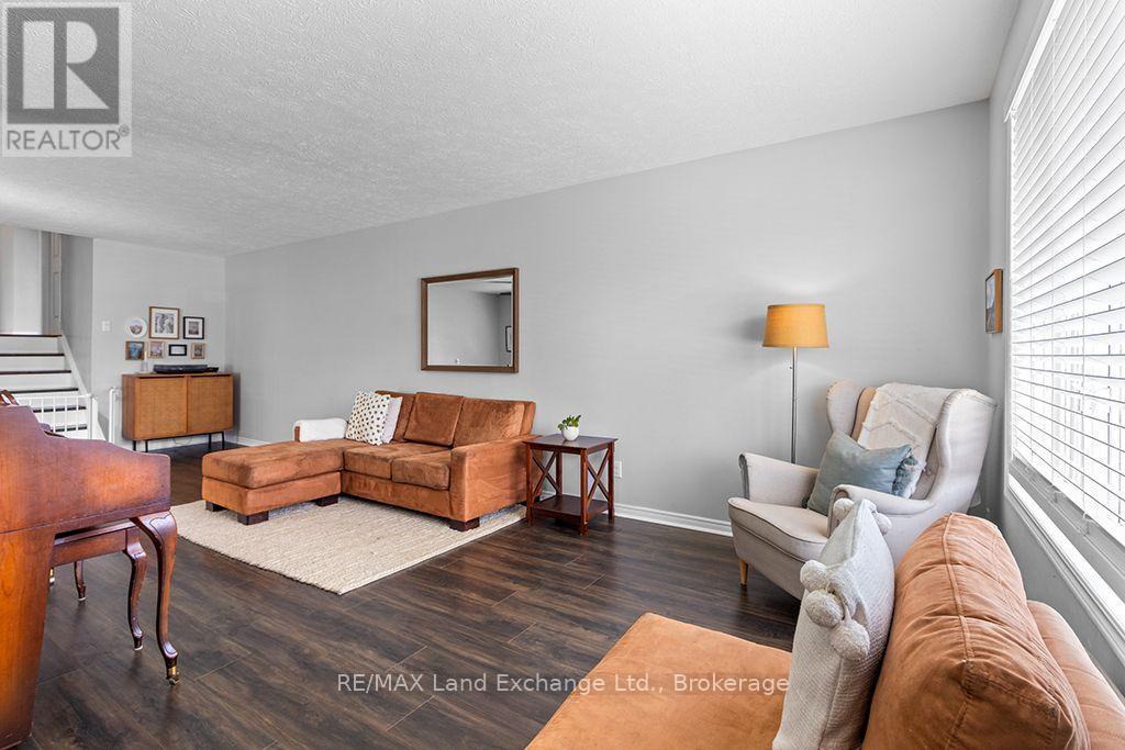 302 BRICKER STREET, Saugeen Shores — photo 6