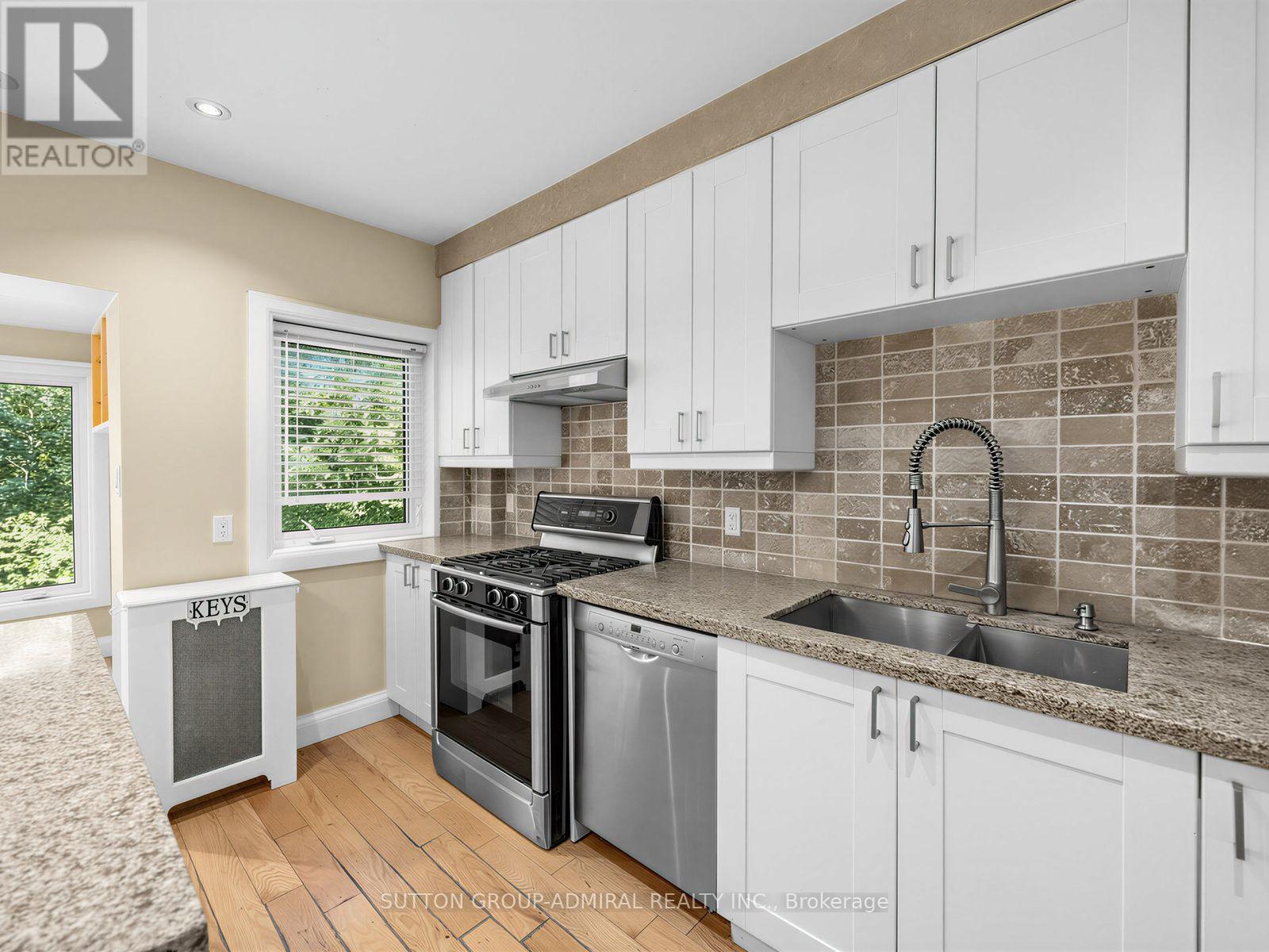 246 ELLIS--MAIN AVENUE, Toronto (High Park-Swansea) — photo 5
