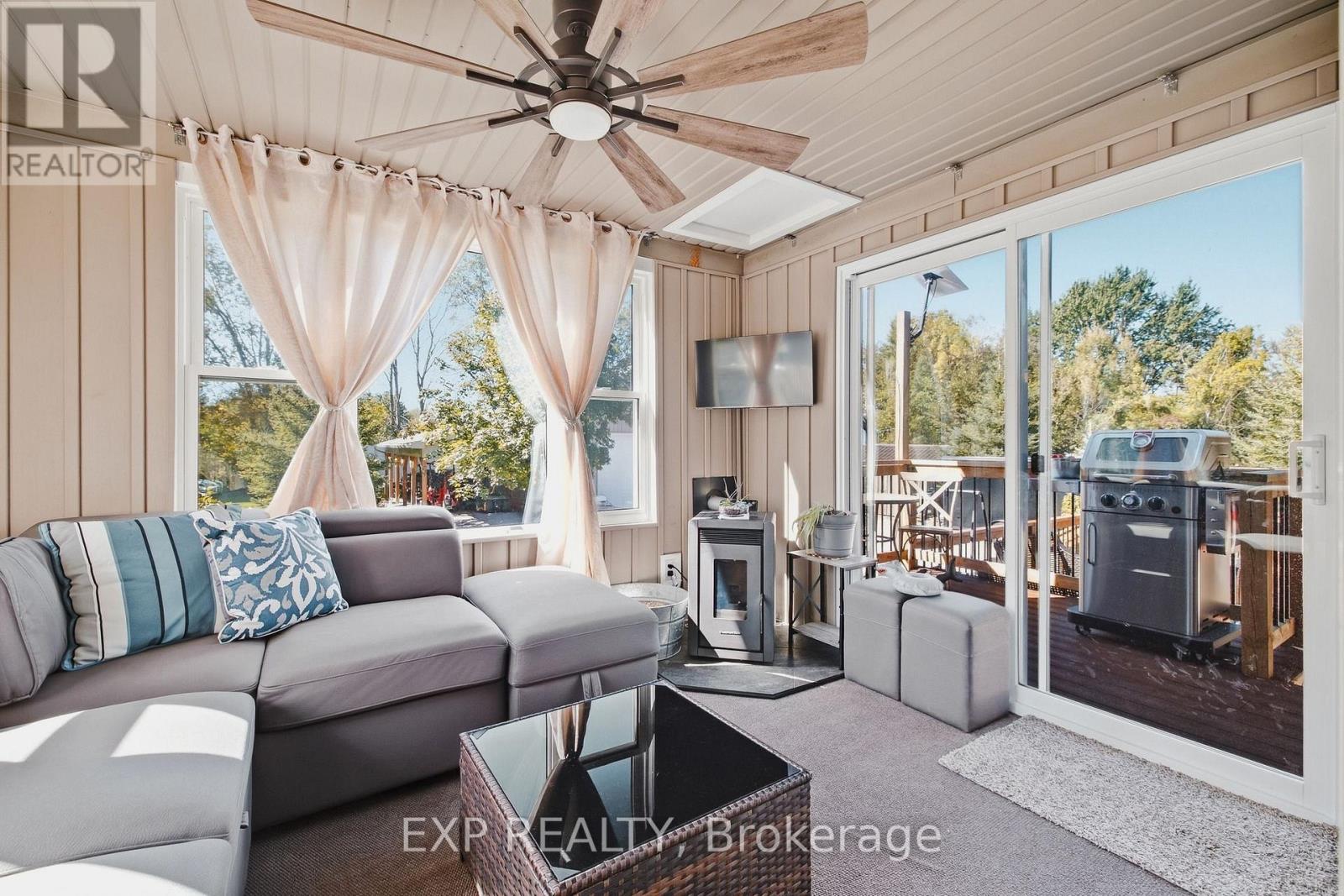 59 REGENCY DRIVE - 14
