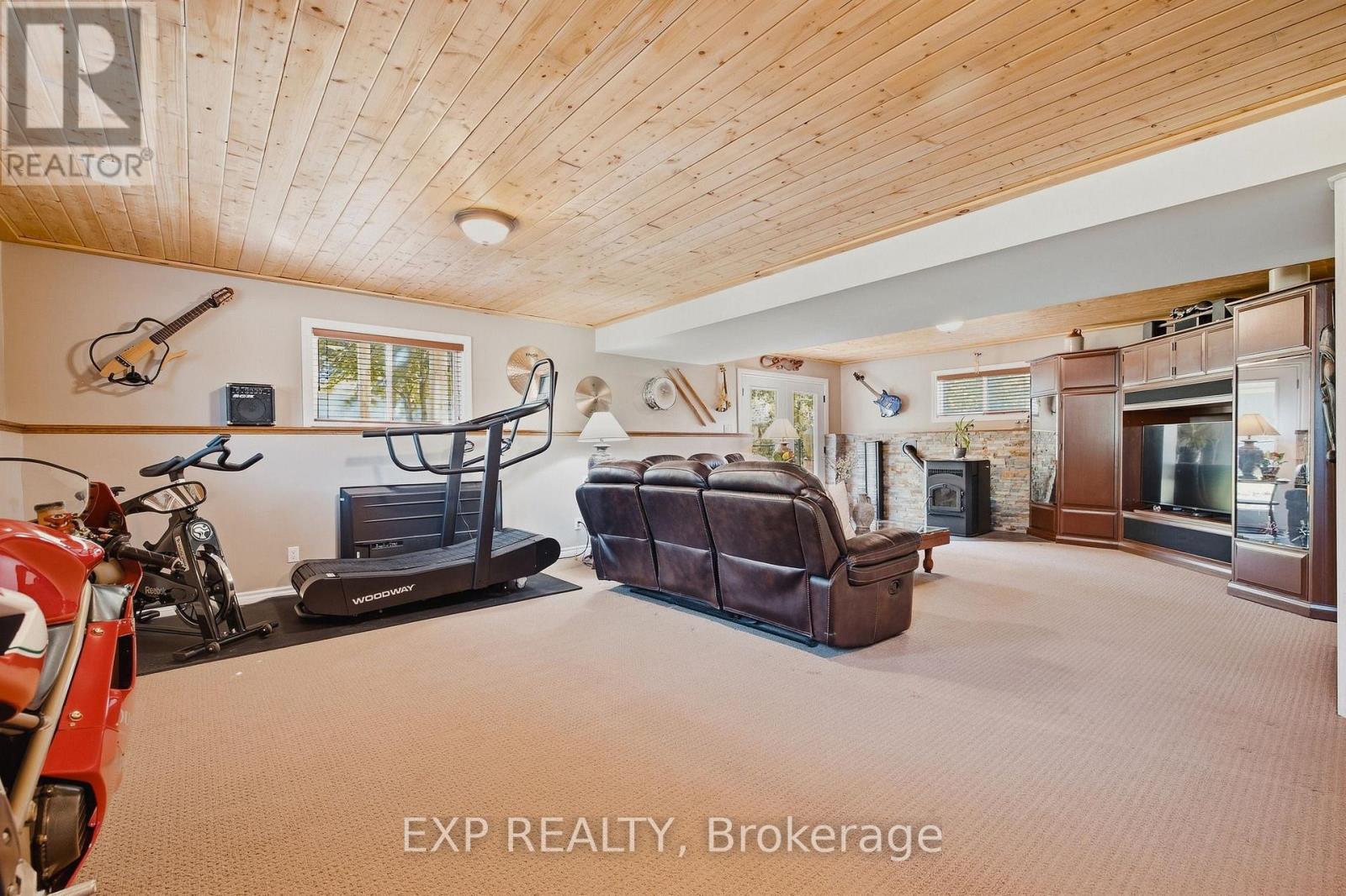 59 REGENCY DRIVE - 27