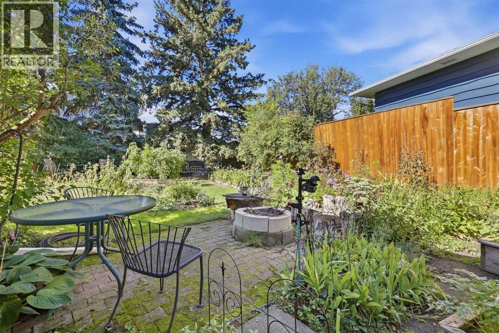 944 Canna Crescent SW - photo 40