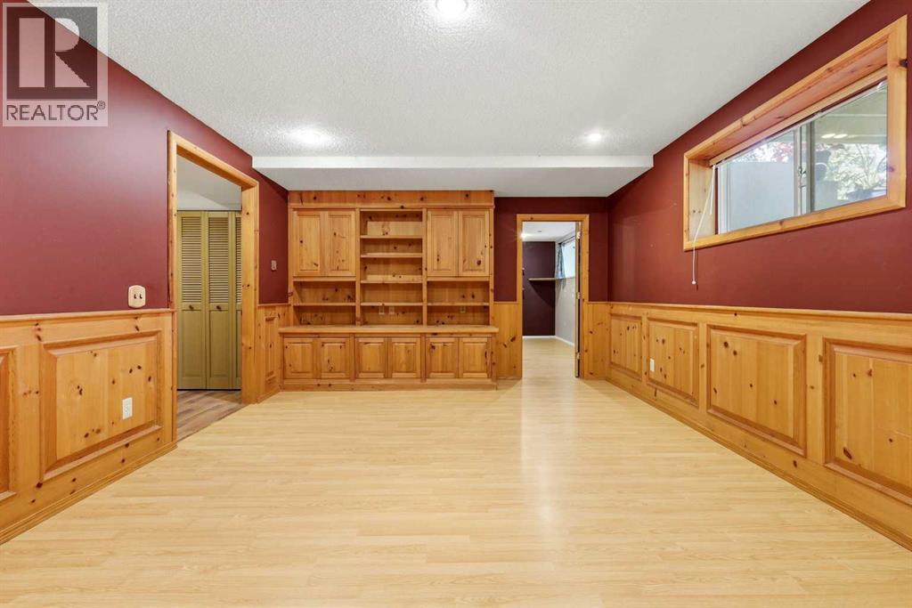 944 Canna Crescent SW - photo 28