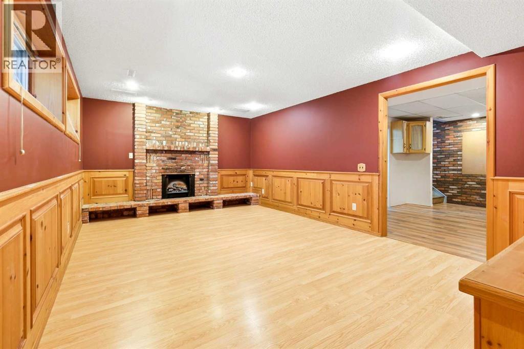 944 Canna Crescent SW - photo 26