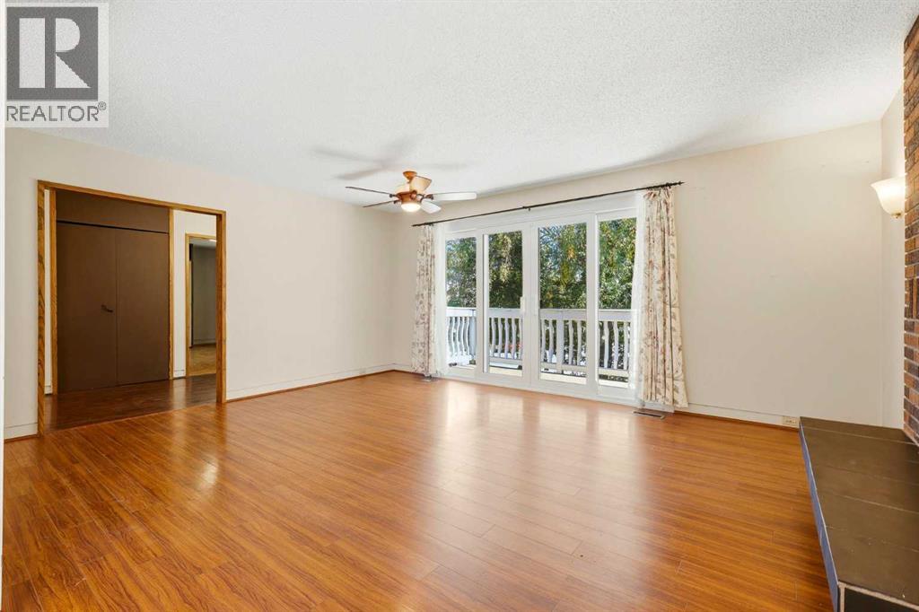 944 Canna Crescent SW - photo 10