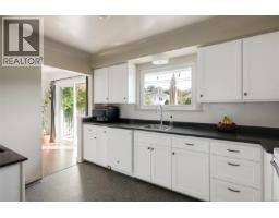 3221 Service St, Saanich, BC V8P4M8 Photo 17