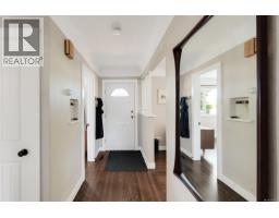3221 Service St, Saanich, BC V8P4M8 Photo 20