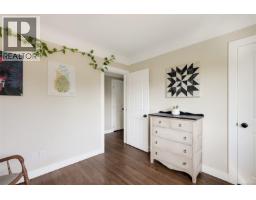 3221 Service St, Saanich, BC V8P4M8 Photo 23
