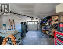 3221 Service St, Saanich, BC V8P4M8 Photo 38