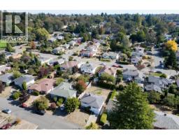3221 Service St, Saanich, BC V8P4M8 Photo 43