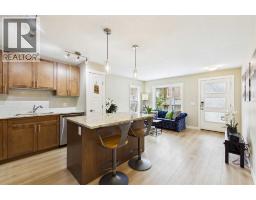 220 Livingston Common NE - photo 9