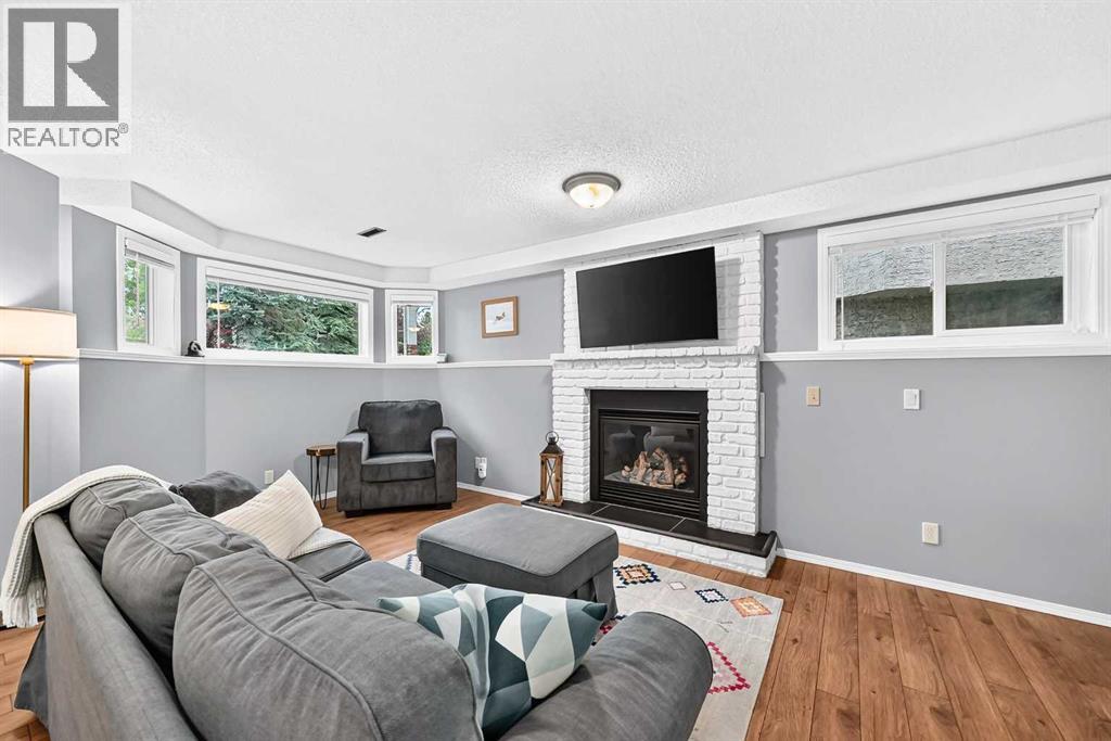 124 Shawinigan Way SW - photo 30