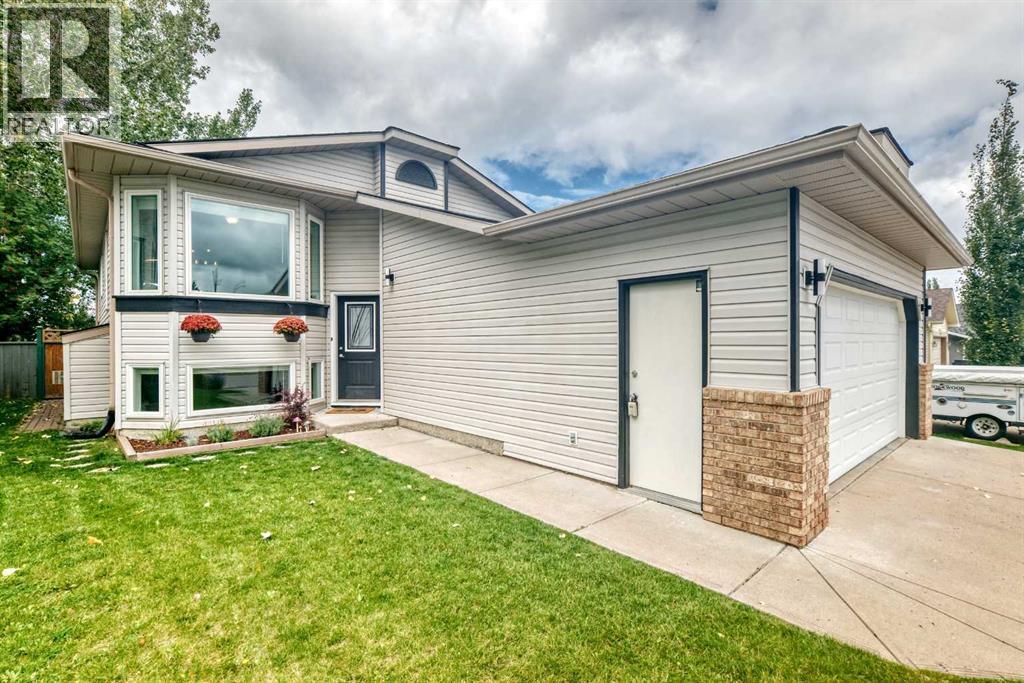 124 Shawinigan Way SW - photo 2