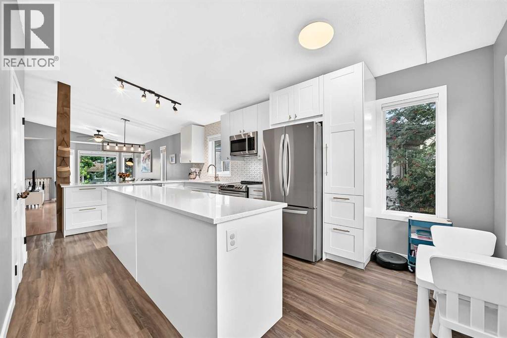 124 Shawinigan Way SW - photo 4