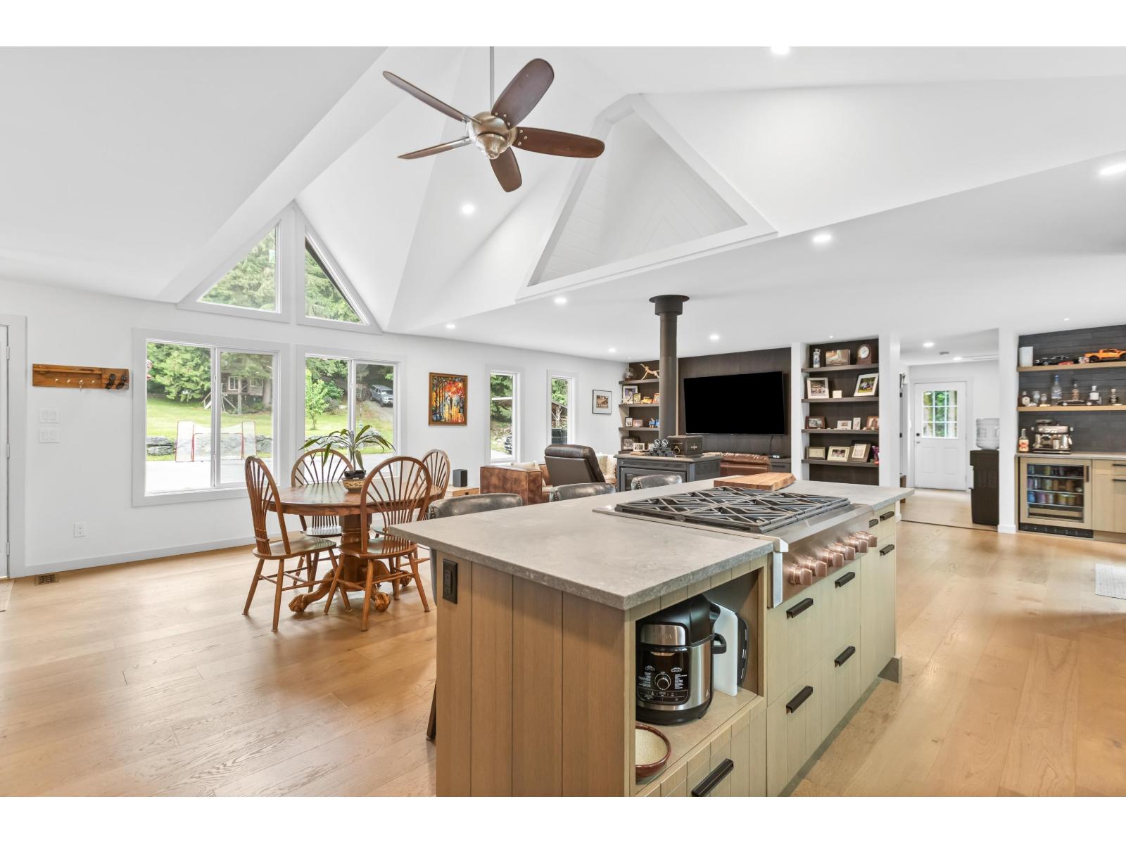 4 Bed, 4 Bath House for Sale in Mission – 31648 GROVE AVENUE, Mission – MLS# R3169491 - Image 7