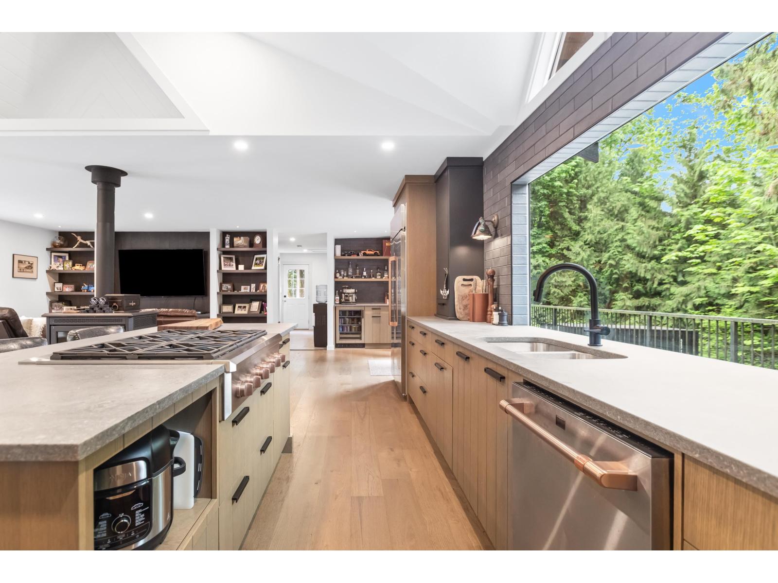4 Bed, 4 Bath House for Sale in Mission – 31648 GROVE AVENUE, Mission – MLS# R3169491 - Image 8