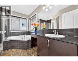 4pc Bathroom - 377 Panora Way Nw, Calgary, AB T3K0V2 Photo 18