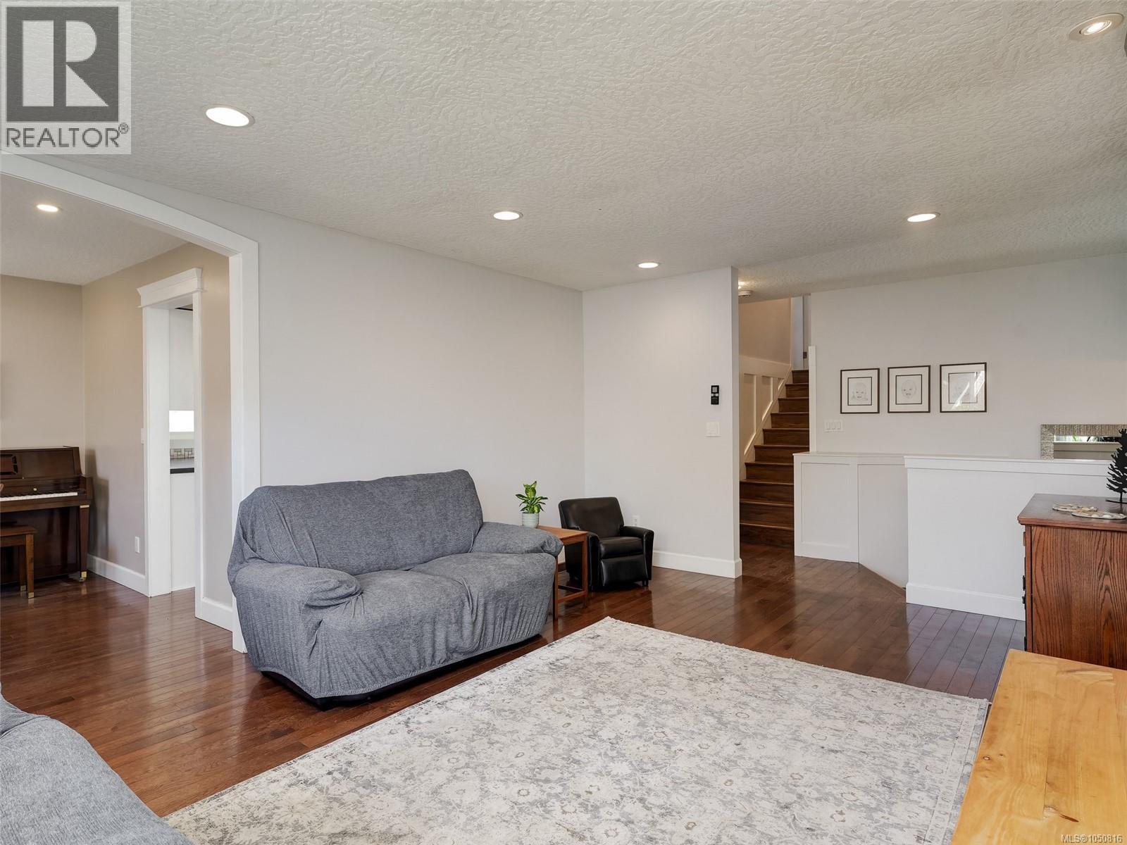 2271 Alicia Pl - 5