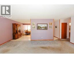 Primary Bedroom - 5805 43 Avenue, Camrose, AB T4V0A5 Photo 10