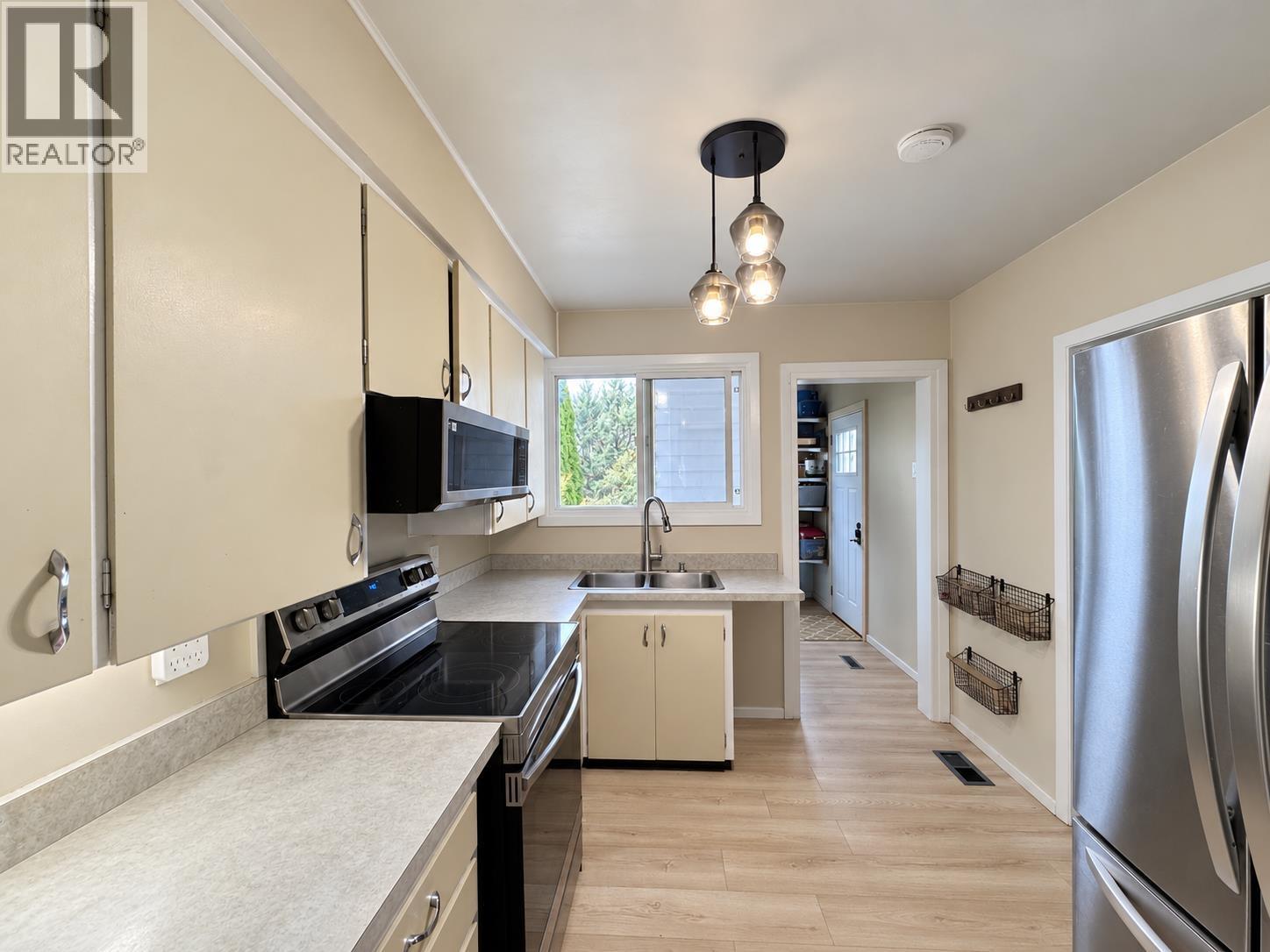 766 CARNEY STREET - 9