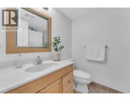 3295 Mountain Highway, North Vancouver, BC V7K2H4 Photo 22