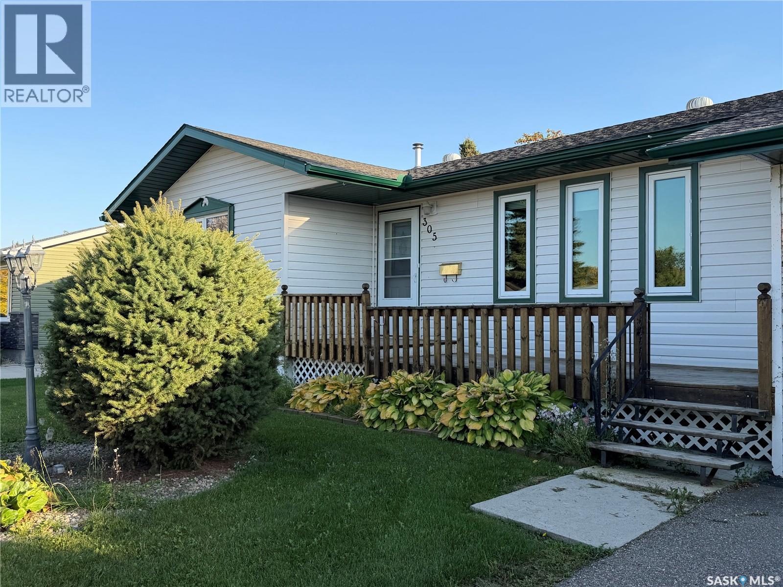 305 Churchill DRIVE, Melfort — photo 3