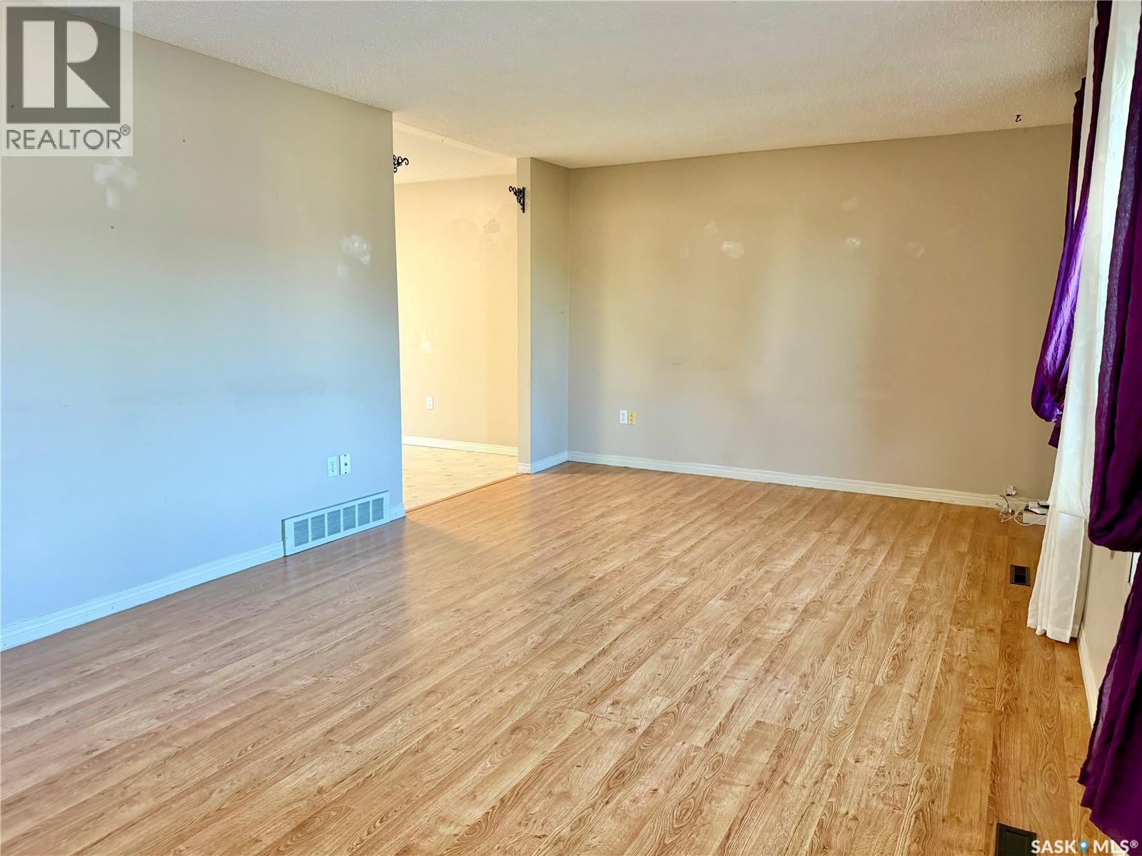 305 Churchill DRIVE, Melfort — photo 6