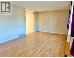 Bedroom - 305 Churchill Drive, Melfort, SK S0E1A0 Photo 6