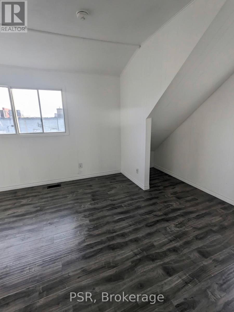 18 SHELDON AVENUE N, Kitchener — photo 3