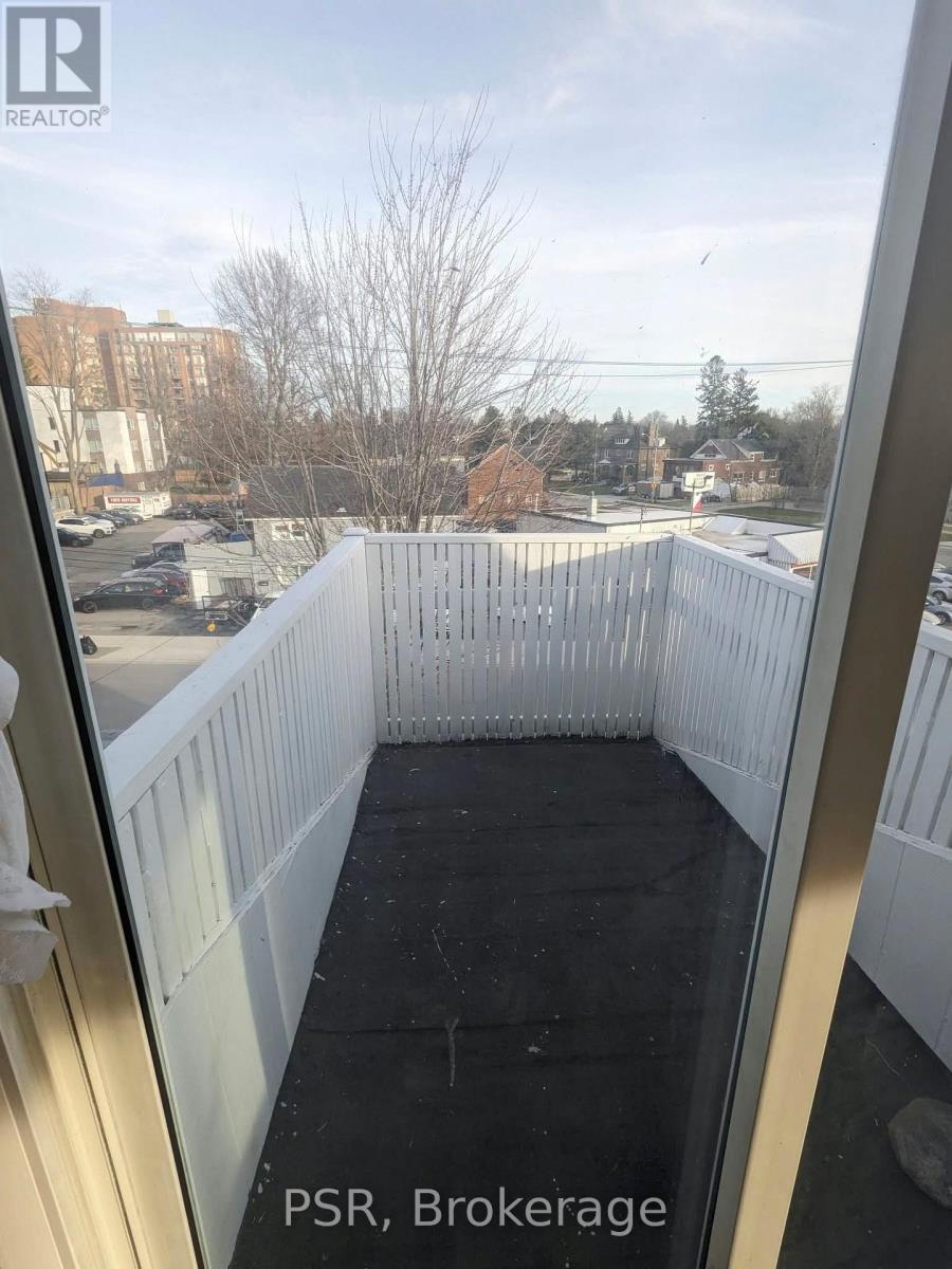 18 SHELDON AVENUE N, Kitchener — photo 8