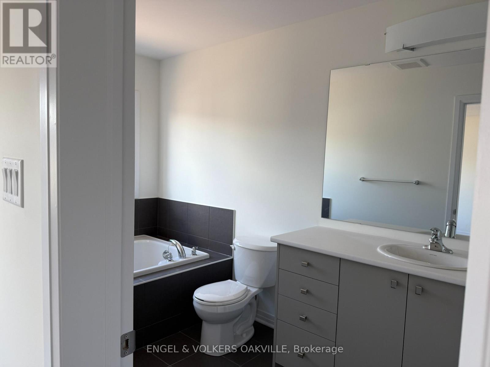 188 WESTBRIDGE AVENUE, Welland (Dain City) — photo 4